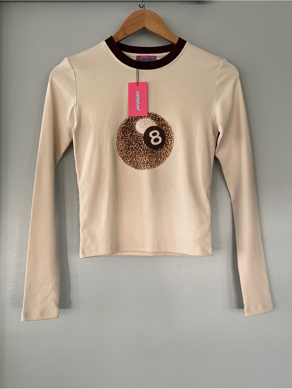 $35.20 NWT Edikted Leopard Magic 8 Ball Graphic Beige Long Sleeve Tee Women’s XS